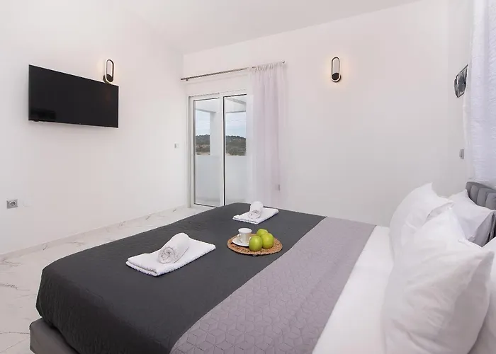 Nikoli Willa Kolymbia