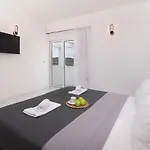 Nikoli Вилла Колимбия